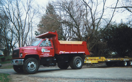 Medium dump with trailer